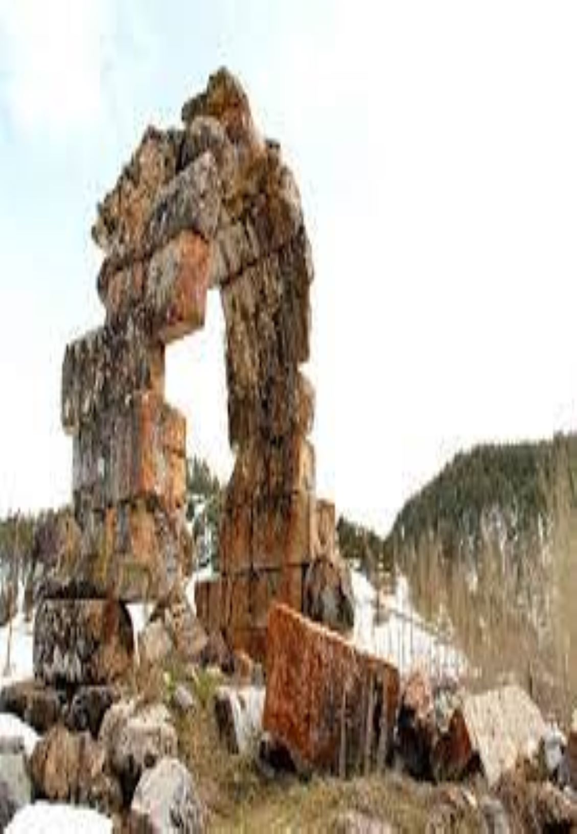 Göksun Kırık kilise Kaya Mezarlıklar Okulumuza 18 Km. Uzaklıkta