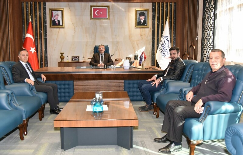Yüksekokulumuz Yönetimi Göksun Belediye Başkanı Sayın Hüseyin Coşkun AYDIN'ı Makamında Ziyaret Etti.